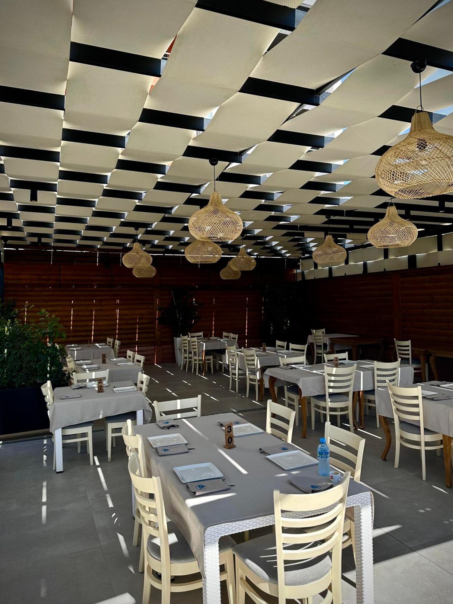 Hotel Fish Land Plazhi San Pietro エクステリア 写真