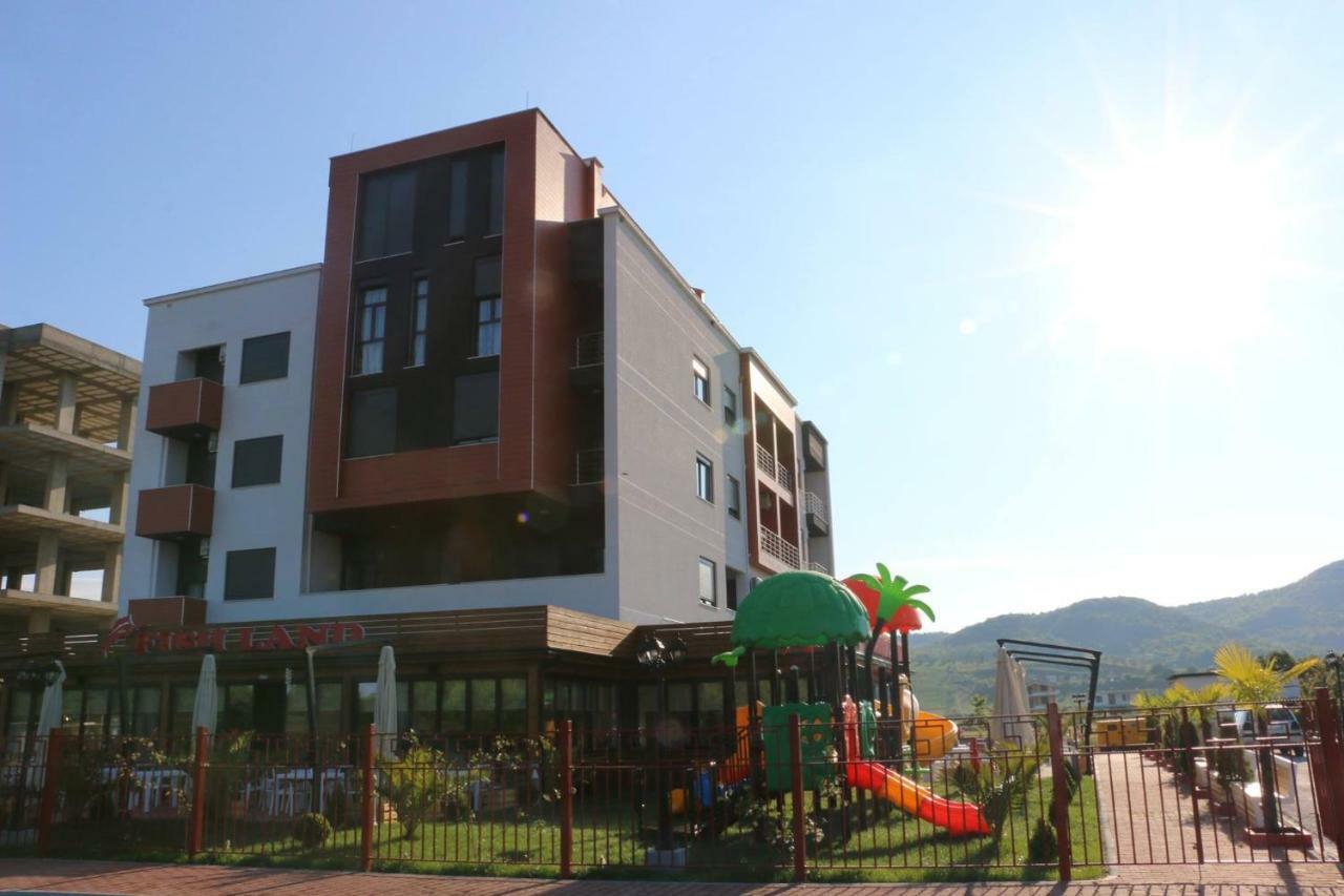 Hotel Fish Land Plazhi San Pietro エクステリア 写真